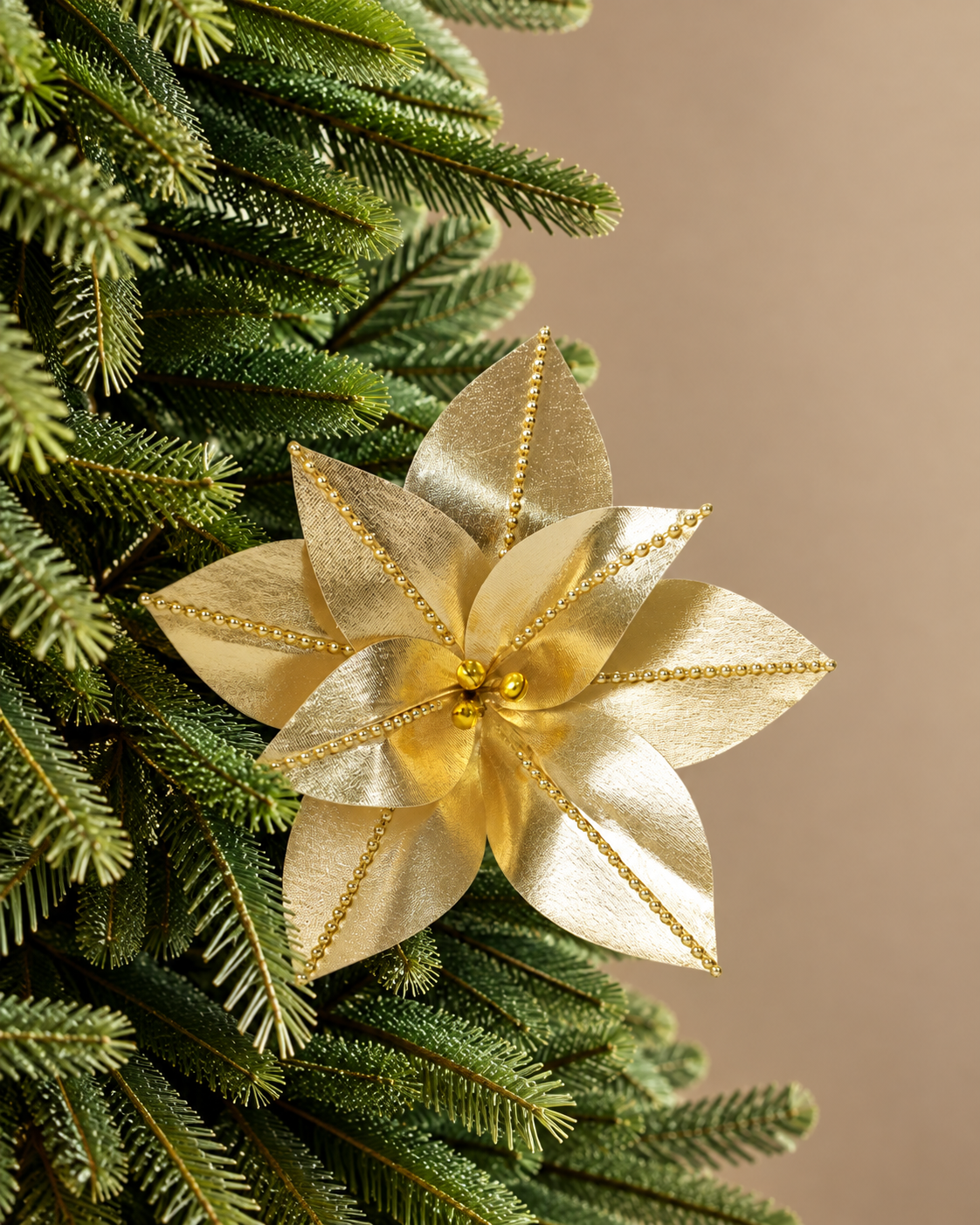 Poinsetia Perla — Dorada 25cm HL26-144