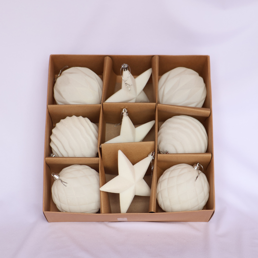 Caja de Esferas y Estrellas en terciopelo - Blanca