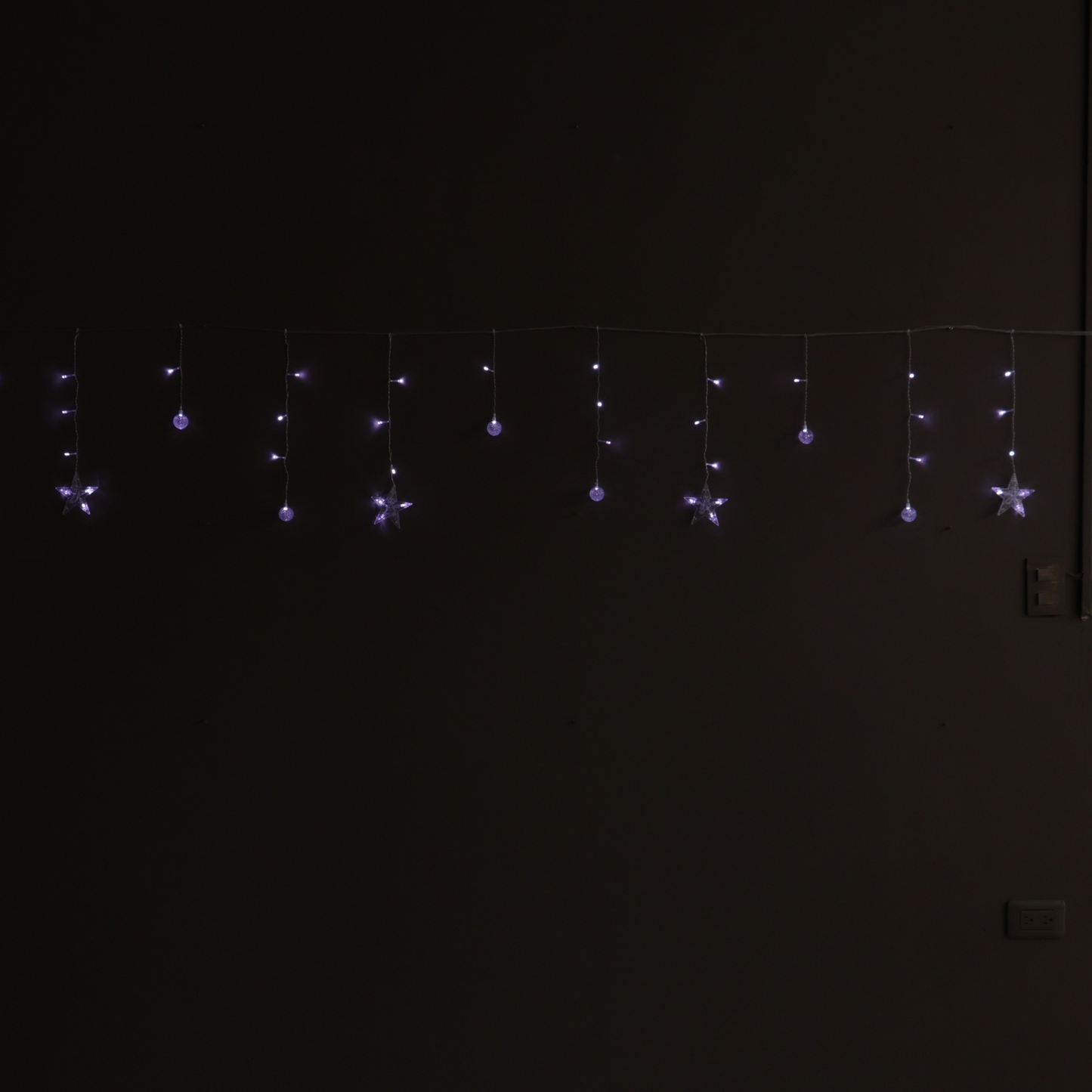 Cascada LED Perla y Estrellas – 60 Luces