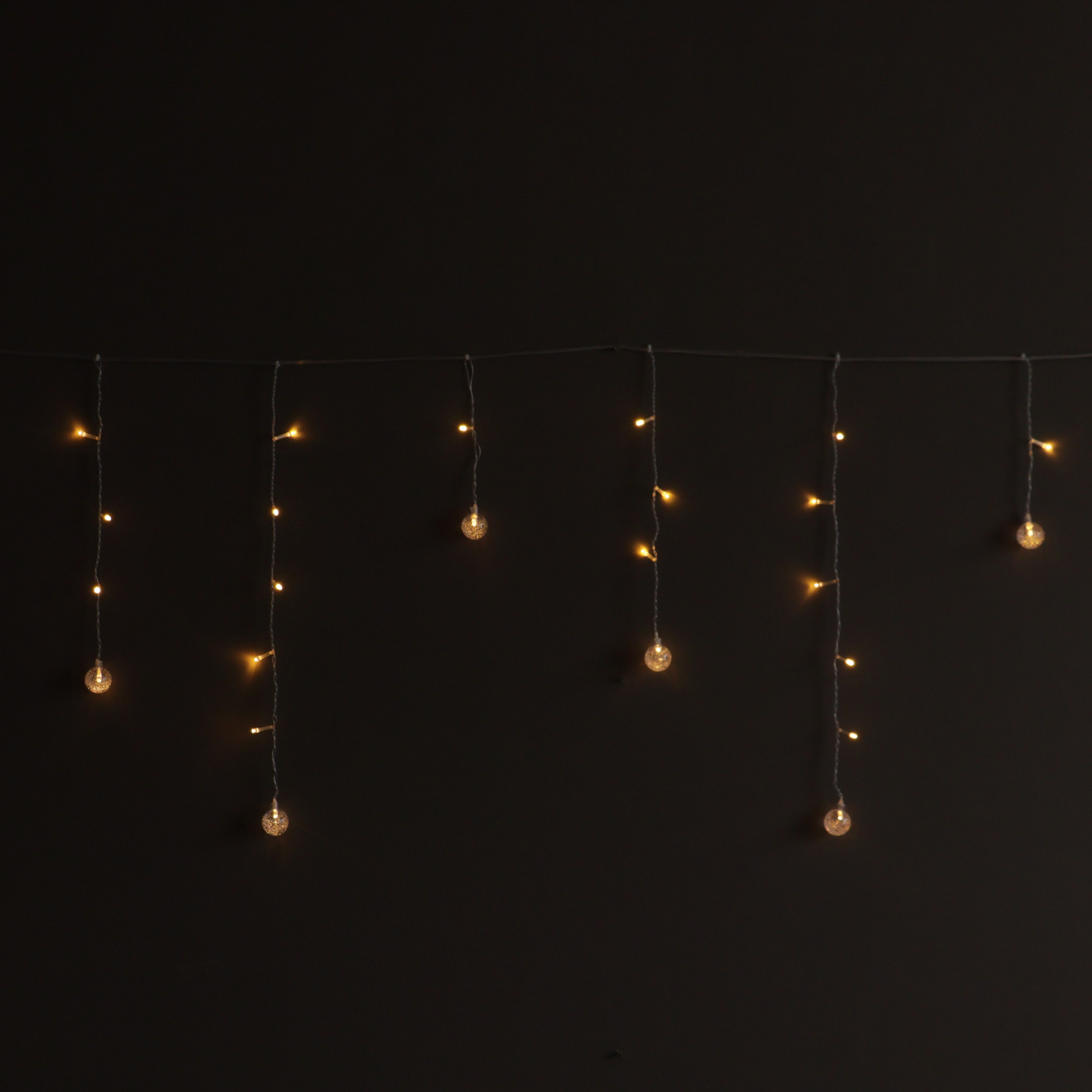 Cascada LED Gotas – 60 Luces
